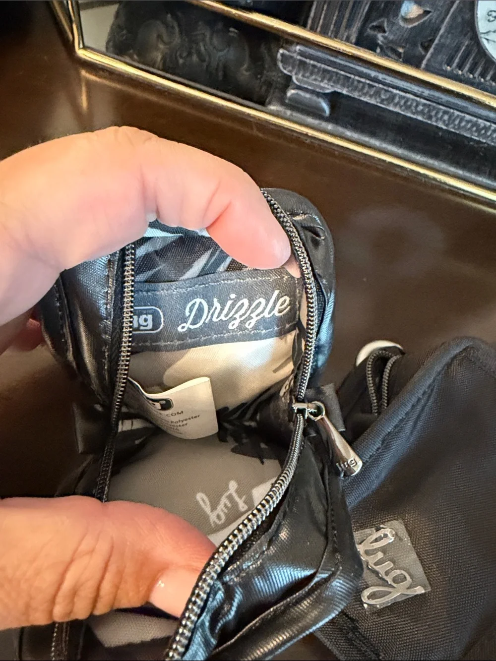 lug set of 2 Drizzles Metallic Black and Brushed black Pouch